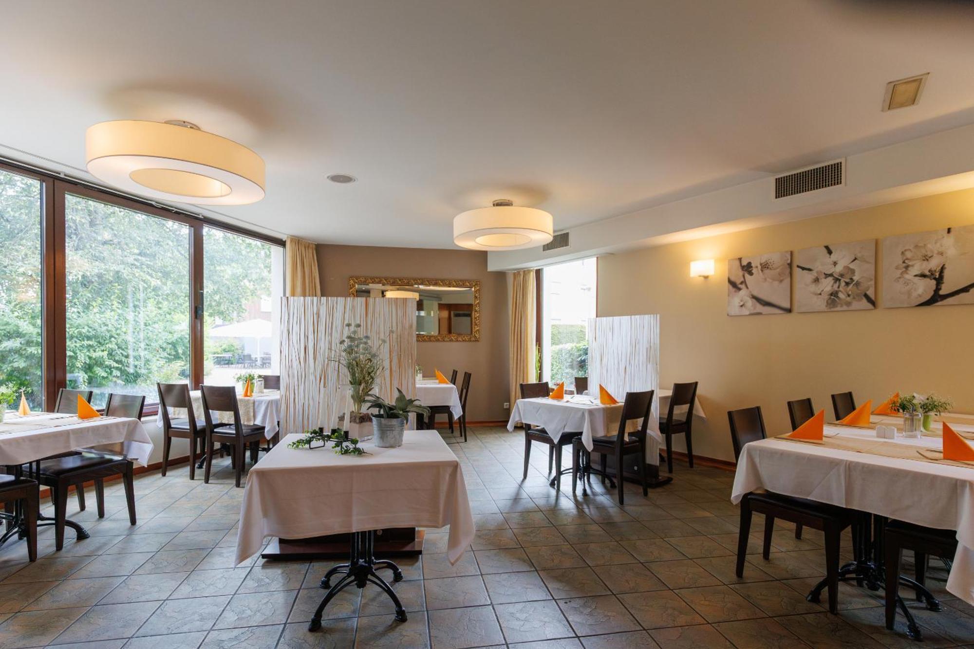 Hotel Restaurant Sonne-Post Murrhardt Exterior photo